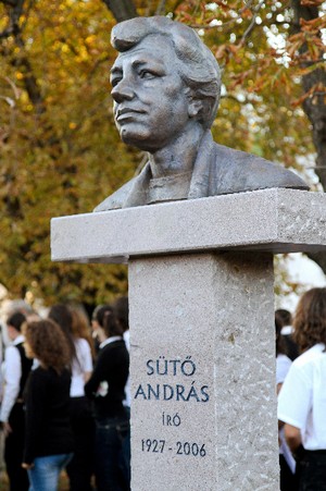Sopronban Sütő András szobrot avattak